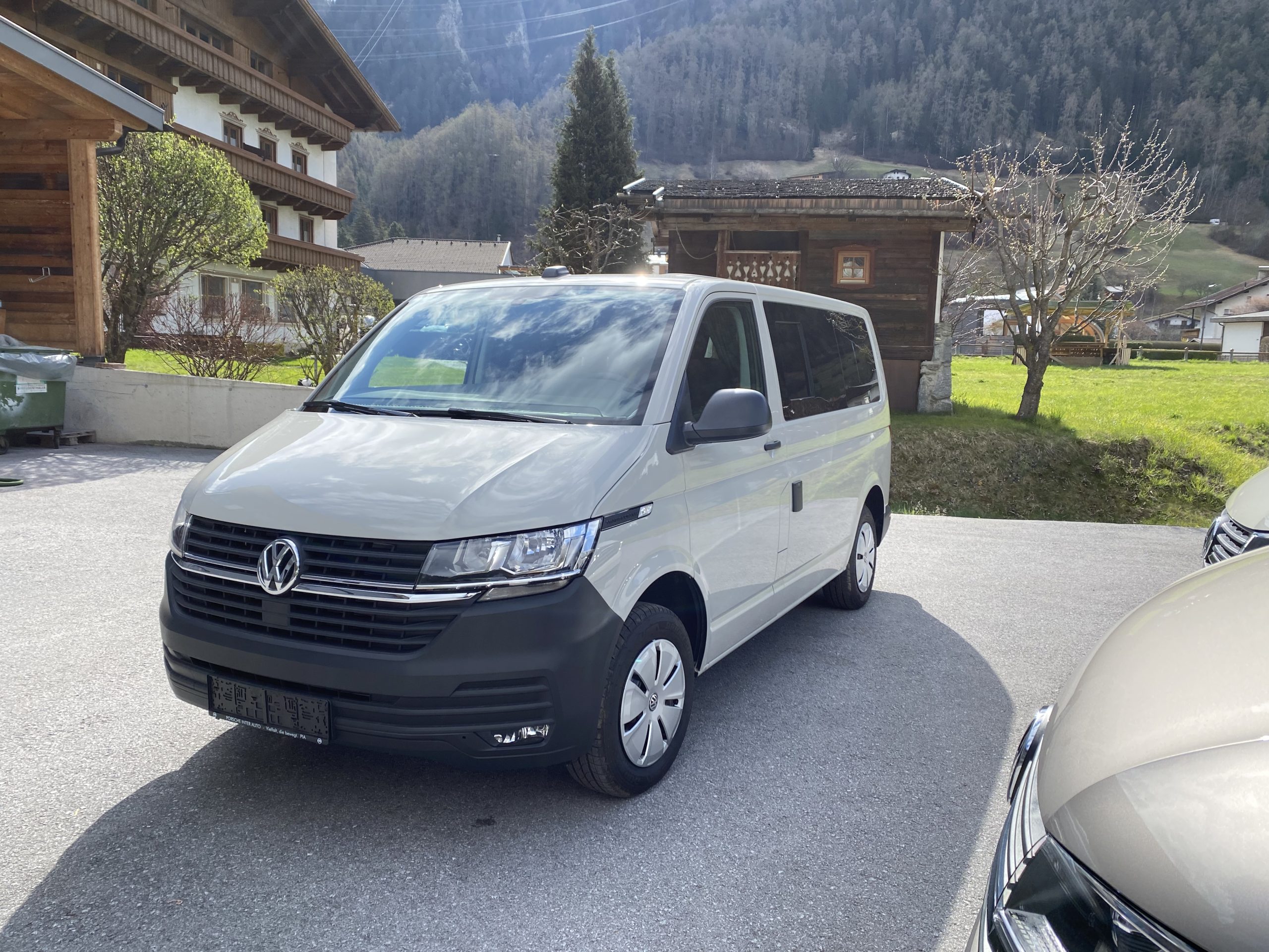 1 - VW T6.1 Ascotgrau Neu / 63.500€ • BROME Van camping